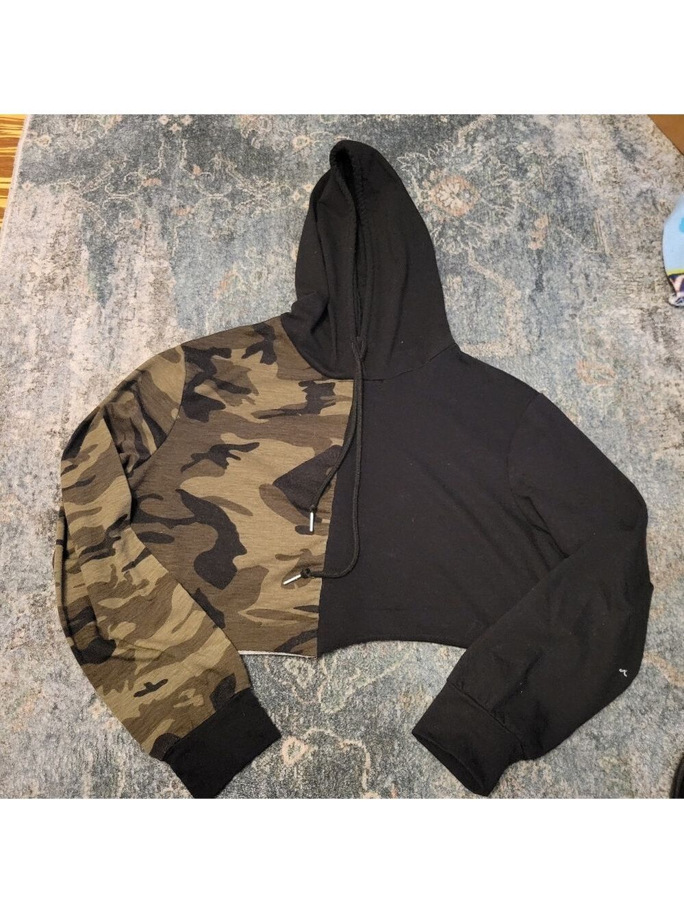 Shein Camo And Black Cropped Hoodie Size M